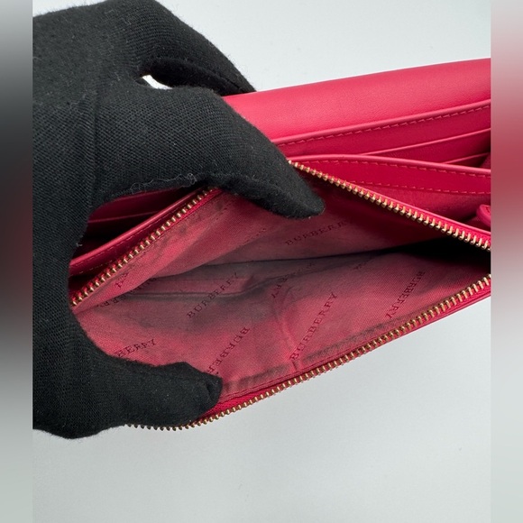 Burberry Wallet with Unbranded Chain | Overall Good Condition - Picture 5 of 12